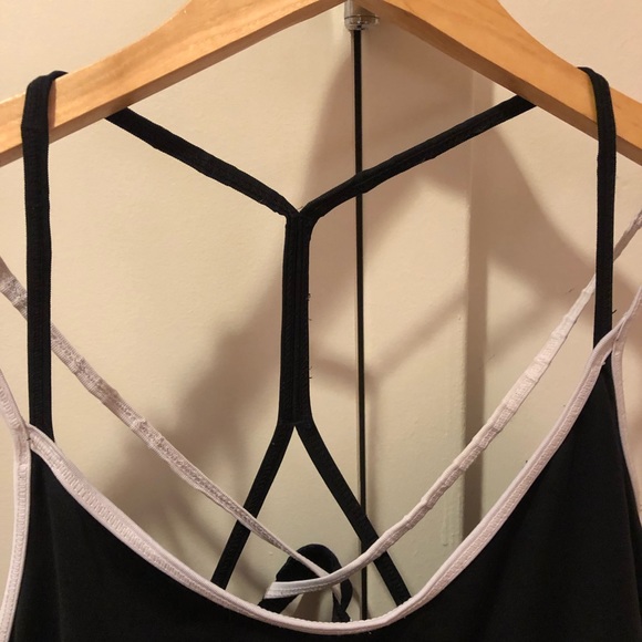 ⛔️SOLD⛔️ Adidas 🖤 Strappy Back Sports Bra - Picture 5 of 14